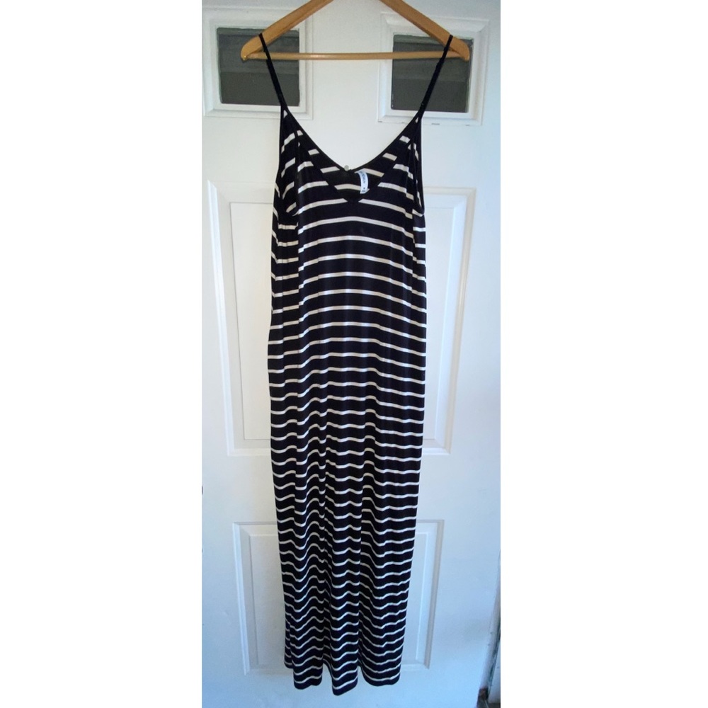 COPY - Zenana Black & White Striped Maxi Dress w Pockets
